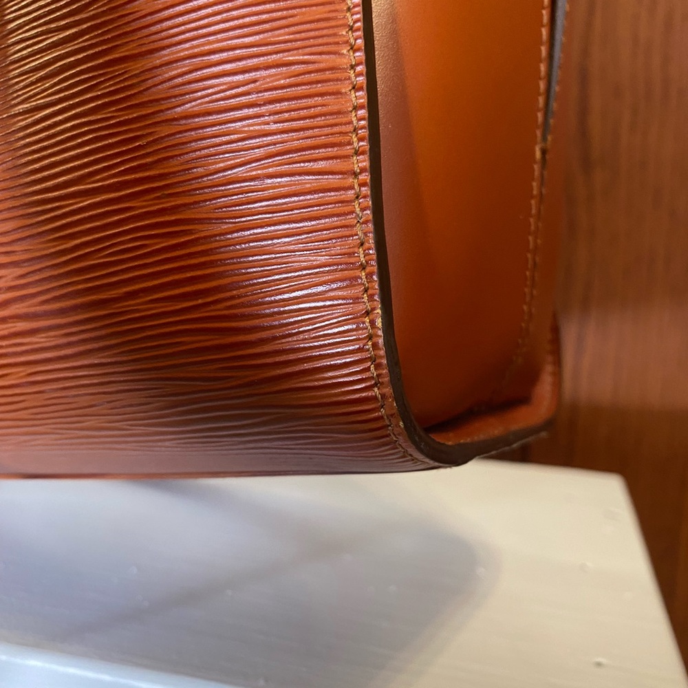 Used - Picture 8 of 11